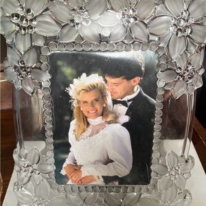 Mikasa Clear Floral Glass Frame